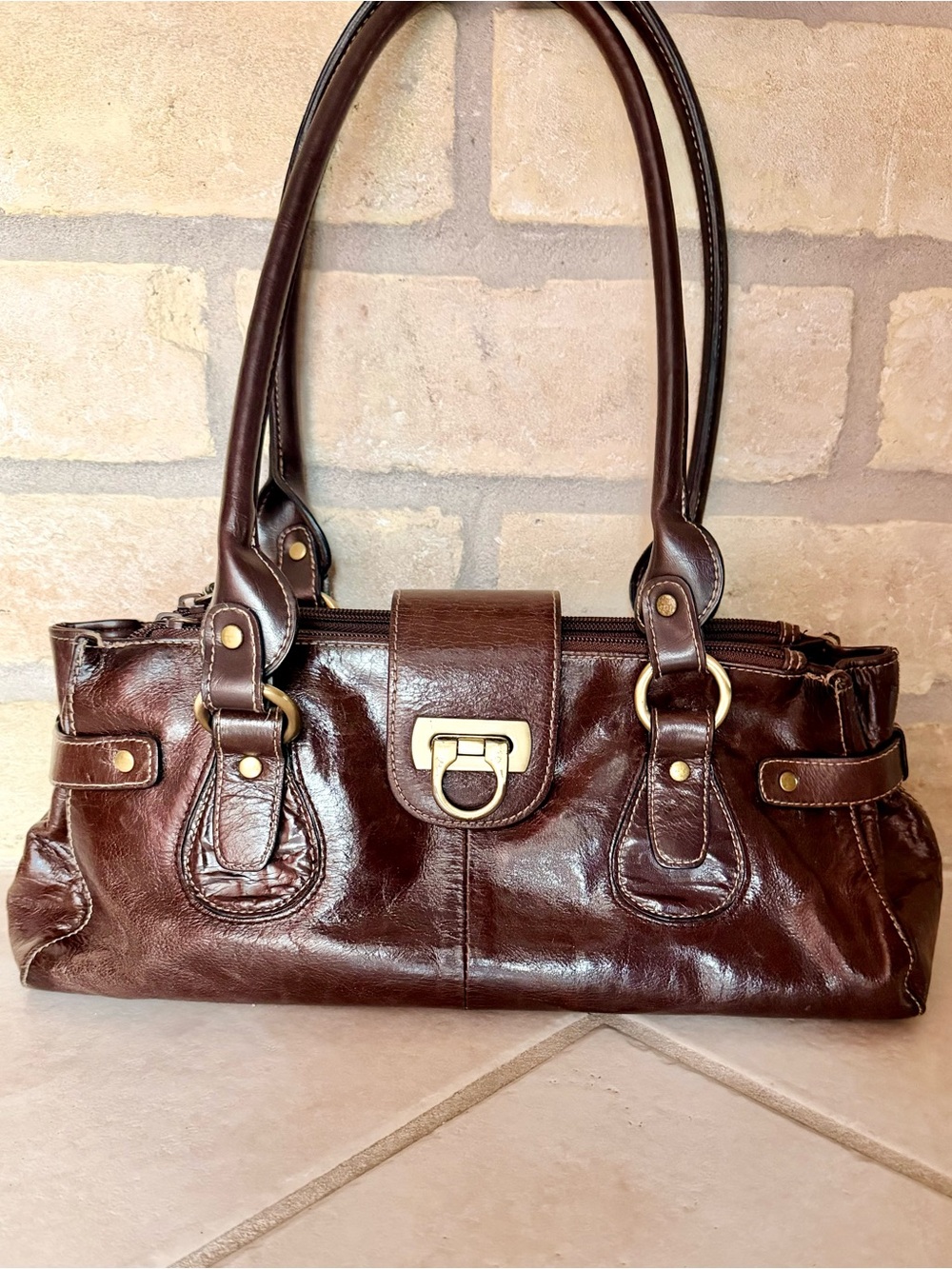 Leather shoulder bag